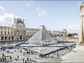 У Парижі пограбували Лувр. Всесвітньо відомий музей зачинили 