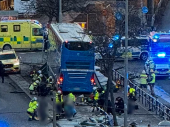 У Стокгольмі автобус в’їхав у зупинку: троє загиблих 