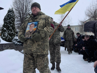 Віддав життя за Україну: у Володимирі провели в останню путь Героя Василя Солодуху 