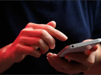 На Волині чоловік шантажував жінку інтимними фото 