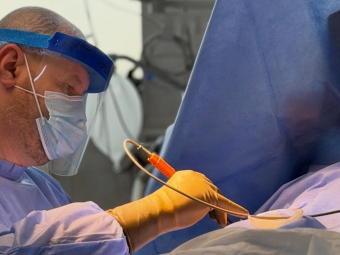 У Нововолинську лікарі врятували ногу пацієнту після складного перелому стегна 