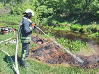 На Волині майже 7 годин гасили пожежу на торфовищі - новини Володимир-Водинського На Волині майже 7 годин гасили пожежу на торфовищі