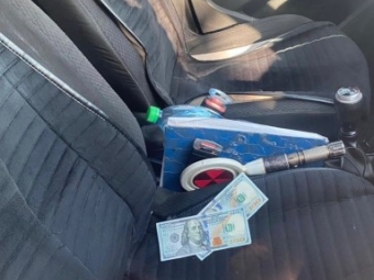 У Вербі водій намагався відкупитися від поліції за перевезення товару без документів 