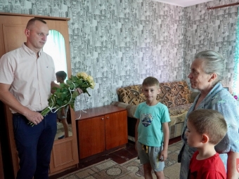 У Володимирі привітали матір загиблого Героя Олега Орлова 