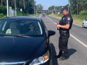 На Володимирщині правоохоронці наголошують керманичам на дотриманні правил дорожнього руху 