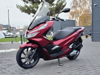 У Нововолинську на Шахтарському мікрорайоні оштрафували скутериста з фальшивим номером та без документів 