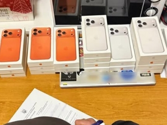 В «Устилузі» затримали жінку з 23 iPhone на 1,6 мільйона гривень: сховала між продуктами 
