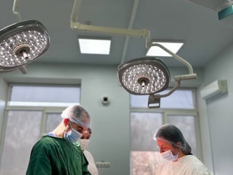 Хірурги Володимирського ТМО видалили понад 30 ліпом одному пацієнту 