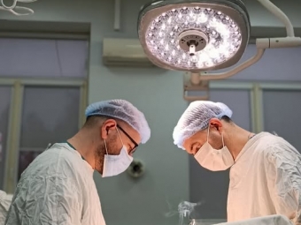 Хірурги Володимирського ТМО успішно прооперували складну післяопераційну вентральну килу 