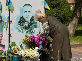 У Нововолинську молитовно згадали героїв, які загинули за незалежність 