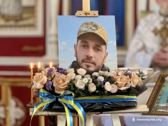 Тривалий час вважався зниклим безвісти: У Нововолинську попрощалися з Героєм Олександром Шпуром 