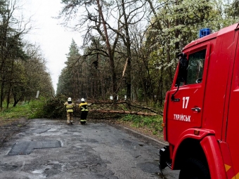 На Волині після буревію ще 7 населених пунктів залишаються знеструмленими 