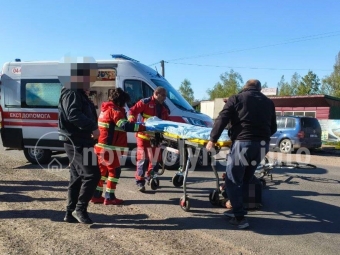 У Нововолинську бус збив велосипедиста, постраждалий — у лікарні 