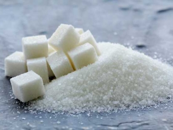 Україна почала імпортувати цукор, бо власного не вистачає 