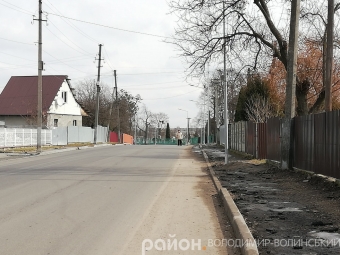 Одна з центральних вулиць Володимира небезпечна для пішоходів 