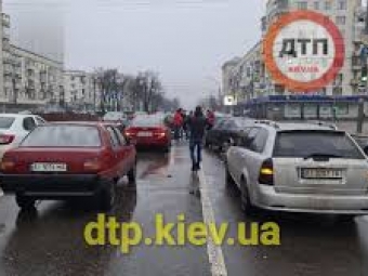 У Києві зіткнулися сім автомобілів 