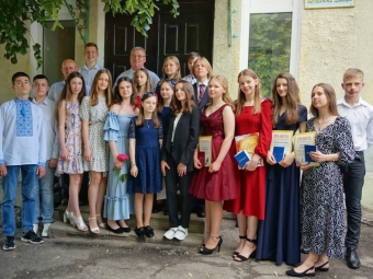 У Володимирі випускникам дитячої музичної школи вручили свідоцтва 