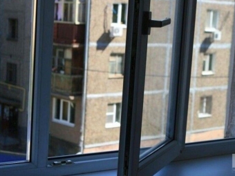 У Володимирі 26-річний хлопець випав з вікна п’ятого поверху 