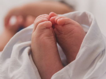 У Сумській області батьки до смерті заморили голодом дитину 