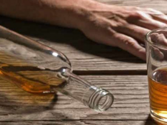 У Нововолинській громаді жінка під час застілля смертельно поранила чоловіка 