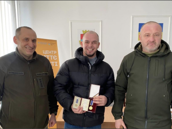 У Затурцівській громаді нагородили війскового Андрія Шуфеля 