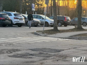 У Нововолинську ремонтують аварійні ями на дорогах 