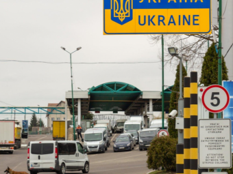 Десятки автобусів застрягли: на кордоні з Польщею величезні черги - новини Володимир-Водинського Десятки автобусів застрягли: на кордоні з Польщею величезні черги