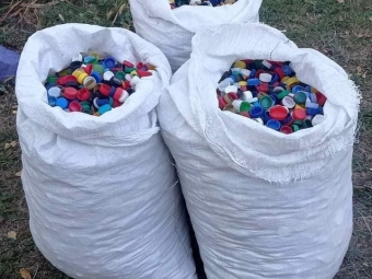 В Іваничах збирають пластикові кришечки для закупівлі дронів 