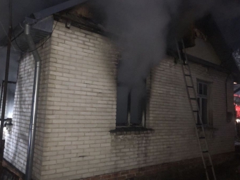 У Володимирі трапилася пожежа: з задимленого будинку врятували двох пенсіонерів 