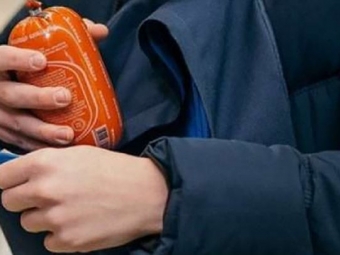 У Володимирі судили горе-матір, яка вкрала ковбасу у «Сім 23» та пиячила перед дітьми 