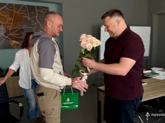 У Нововолинську привітали звільненого з полону захисника Дмитра Аксененка 