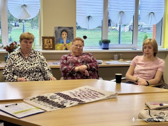 Рідні полонених та зниклих безвісти військових з Нововолинської громади вишивають «Рушник надії» 