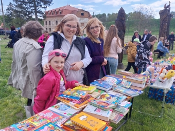 У Володимирі вчергове збирали допомогу для захисників на ярмарку "Книга за життя" 