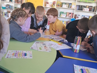 У Локачинській бібліотеці провели екскурсію для першачків 