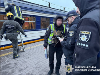 16-річний хлопець помер від удару струмом на даху електрички у Києві 