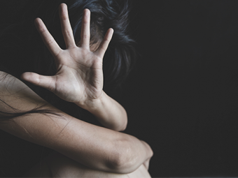 У Польщі двоє молодиків зґвалтували 15-річну дівчину з України 