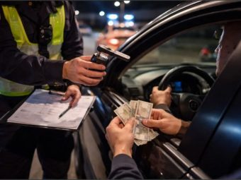 У Володимирі пенсіонера оштрафували за хабар поліцейським після п’яної їзди 