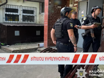 У Хмельницькому з вікна багатоповерхівки випав 16-річний хлопець 
