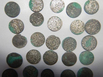 У Луцьку через «УКРПОШТУ» старовинні монети намагалися переправити до Польщі 