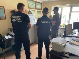 Поліцейські затримали на хабарі заступника начальника Іваничівського військкомату 