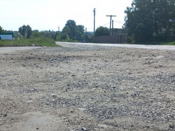 Жителі Іванич обурені неякісним ремонтом на вулицях селища 