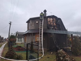 Нововолинські рятувальники ліквідували пожежу в дачному будинку 