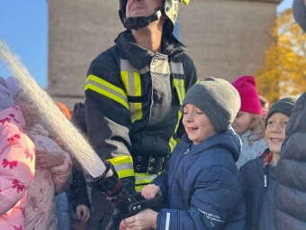 Рятувальники та юні пожежники провели навчальний показ у Нововолинському ліцеї 