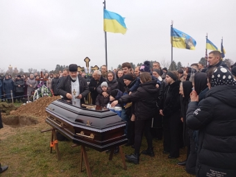 Іваничівська громада провела в останню дорогу загиблого Героя Тараса Парфенюка 