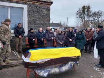 Більше року вважався зниклим безвісти: в Устилузькій громаді попрощалися з Героєм 