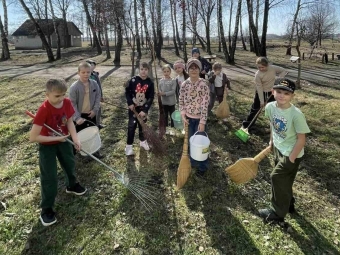 У Маньківському ліцеї пройшла весняна толока 