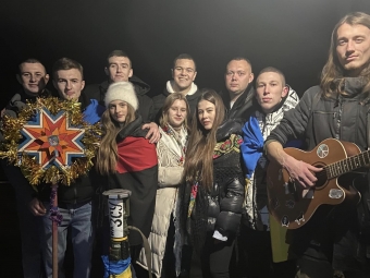 Юні колядники з Литовезької громади зібрали понад 17 тисяч гривень на допомогу військовим 