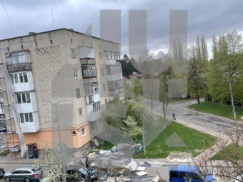 Перекинута зупинка, побите авто і повалені дерева: наслідки буревію на Волині 