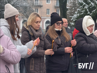 Нововолинськ вшанував жертв Голодомору: тиша, свічки й спільна пам’ять 