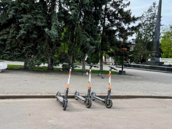 У Володимирі підписали меморандум із підприємцями, які займаються прокатом електросамокатів, щоб врегулювати діяльність 